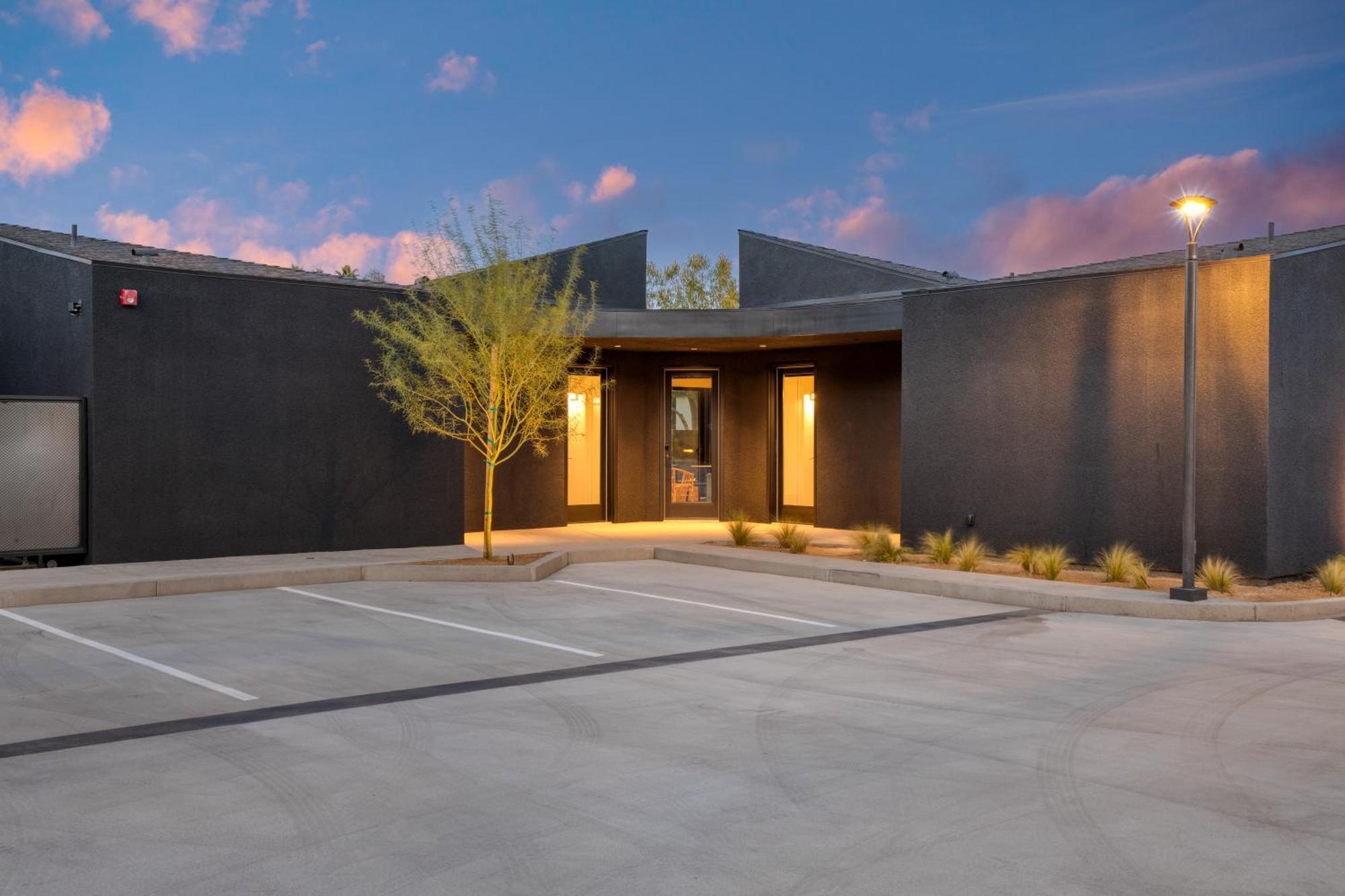 Blackhaus By Avantstay Ada Modern Rooms, Pool & Bbq パーム・スプリングス エクステリア 写真